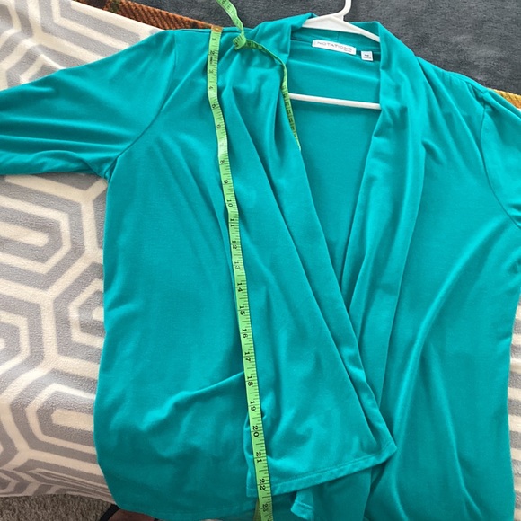 Turquoise green sweater, size P Medium. - Picture 6 of 6
